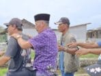 Warga Desa Kohod Gelar Sayembara Tangkap Kades Arsin bin Asip Warga Desa Kohod Tangerang Gelar Sayembara Tangkap Kades Arsin bin Asip