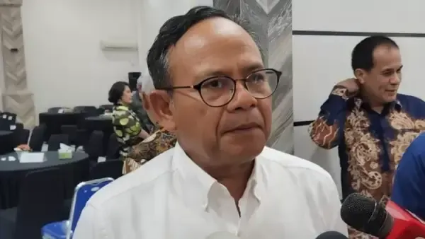 Ketua Dewan Pers: Jika Betul Jokowi Tidak Tamat Sarjana, Institusi Polisi dan Pimpinan UGM akan Terseret...