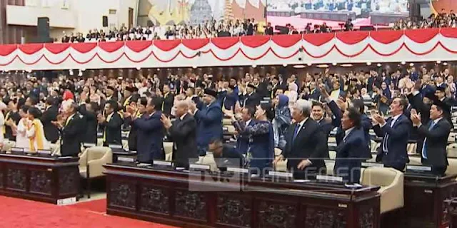 Dapat Standing Ovation di Parlemen, Presiden Prabowo: Kayak Rapat di Kecamatan Aja!