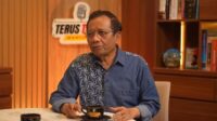 Usai Kereta Cepat Whoosh, Mahfud MD Bongkar Tuduhan Ijazah Palsu Jokowi, Tidak Disangka, Ternyata... Usai Kereta Cepat Whoosh, Mahfud MD Bongkar Tuduhan Ijazah Palsu Jokowi, Tidak Disangka, Ternyata...