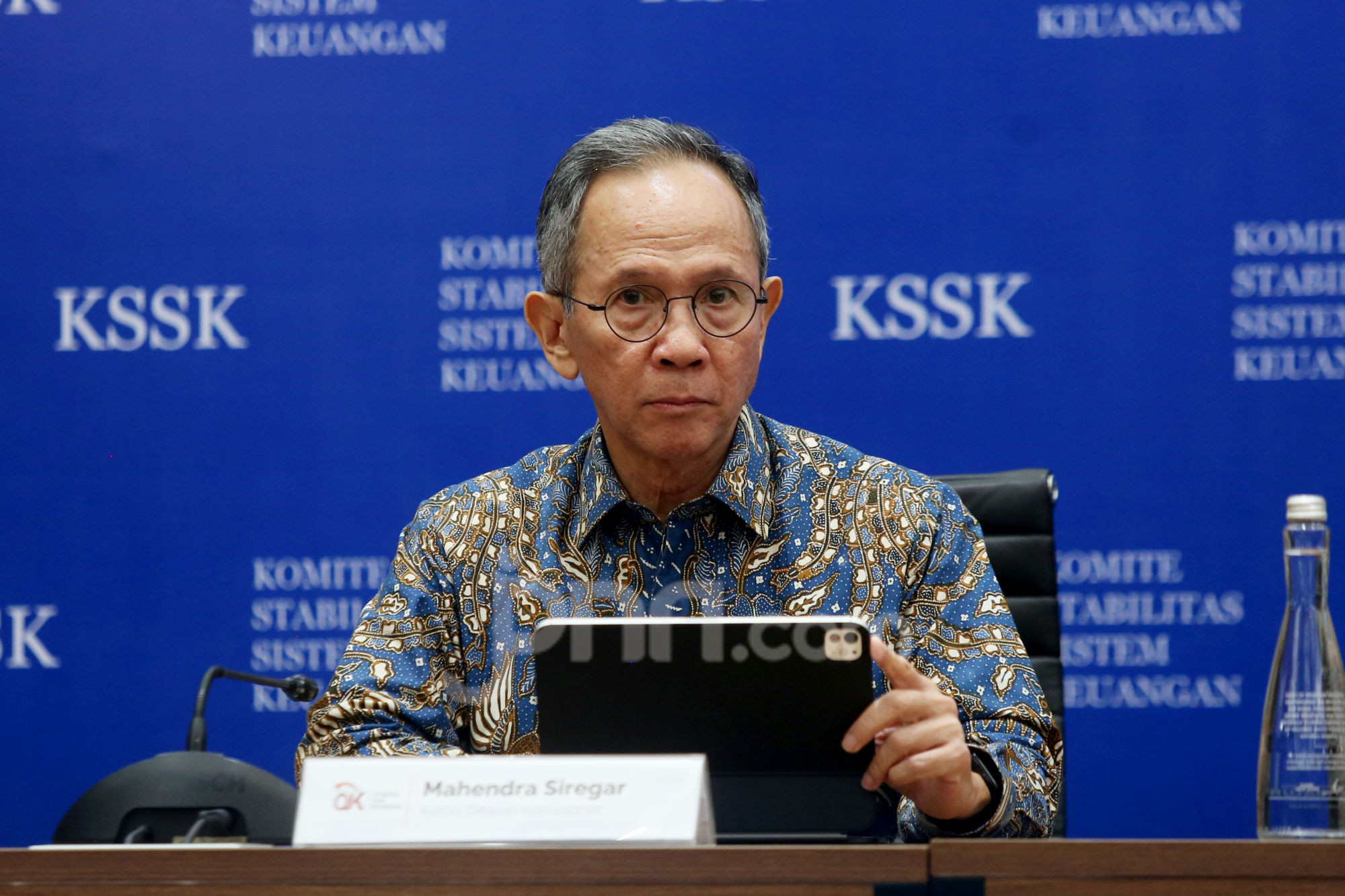 kepala-otoritas-jasa-keuangan-ojk-mahendra-siregar